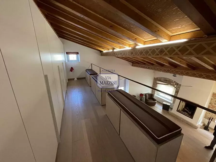 Immagine 26 di Palazzo in vendita  a Pietrasanta