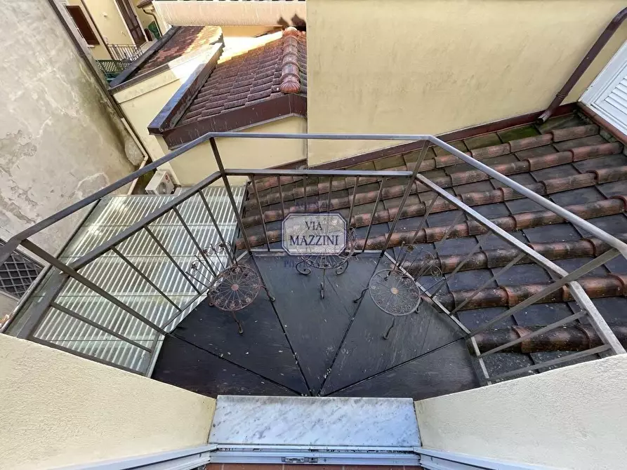 Immagine 36 di Palazzo in vendita  a Pietrasanta