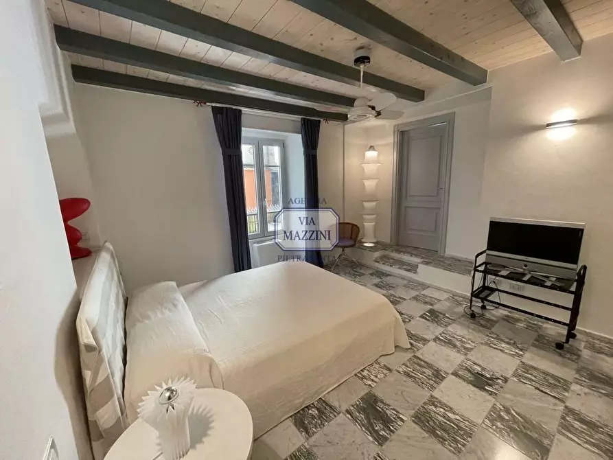 Immagine 17 di Palazzo in vendita  a Pietrasanta