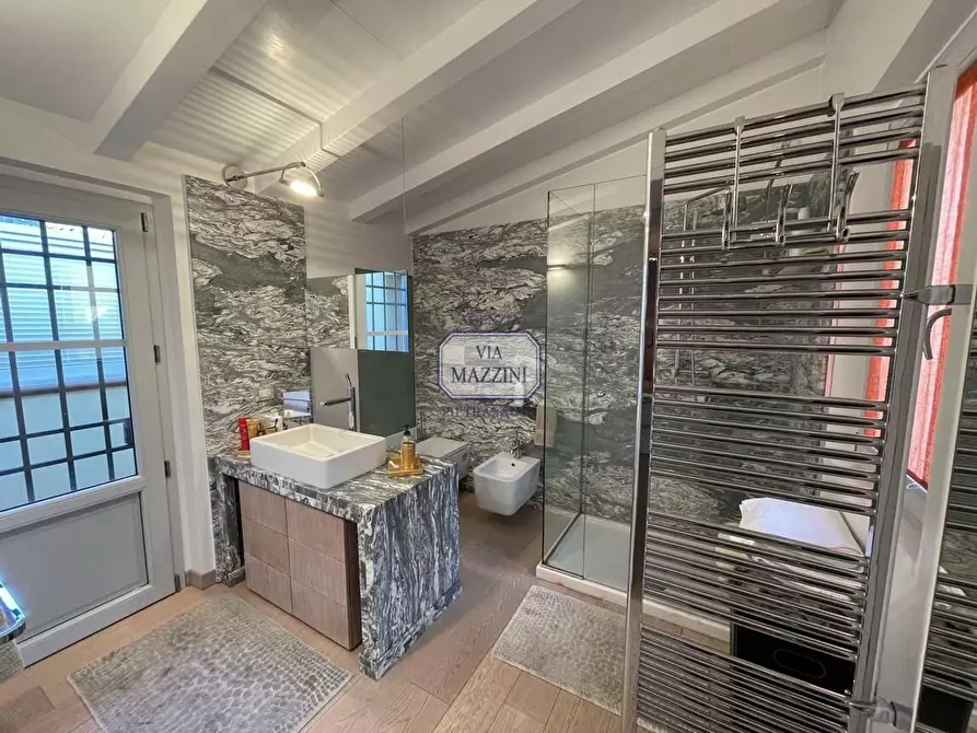 Immagine 28 di Palazzo in vendita  a Pietrasanta