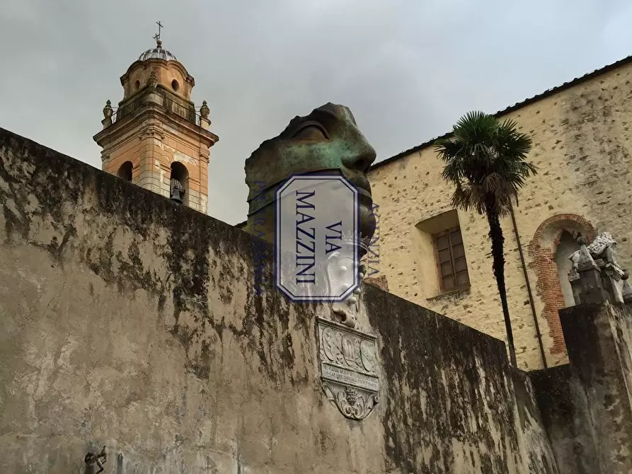 Immagine 17 di Appartamento in vendita  a Pietrasanta