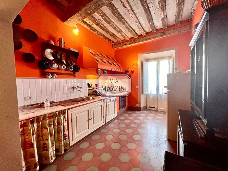 Immagine 5 di Appartamento in vendita  a Pietrasanta