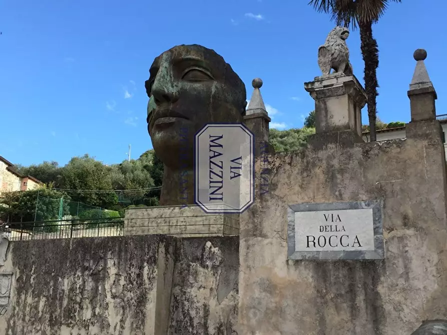 Immagine 29 di Appartamento in vendita  a Pietrasanta