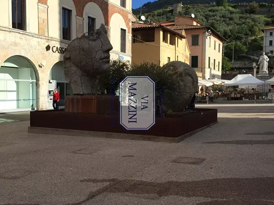 Immagine 31 di Appartamento in vendita  a Pietrasanta