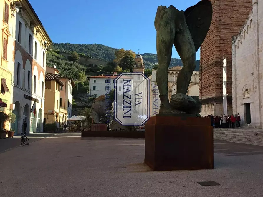 Immagine 21 di Appartamento in vendita  a Pietrasanta