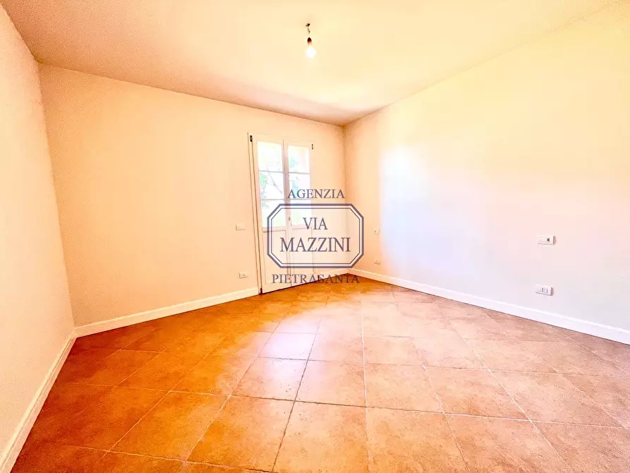 Immagine 8 di Villa in vendita  a Pietrasanta
