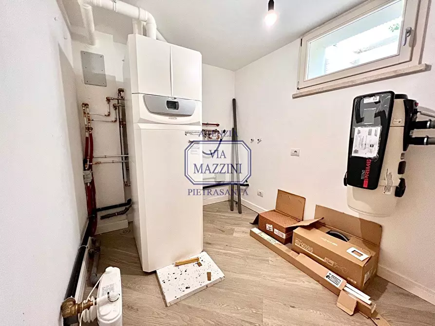 Immagine 26 di Villa in vendita  a Pietrasanta