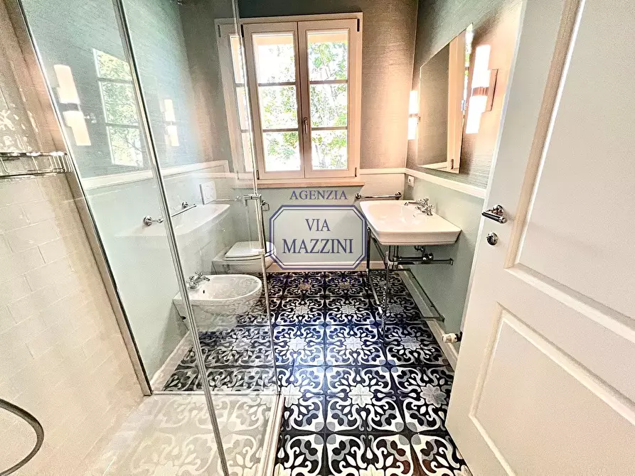 Immagine 19 di Villa in vendita  a Pietrasanta