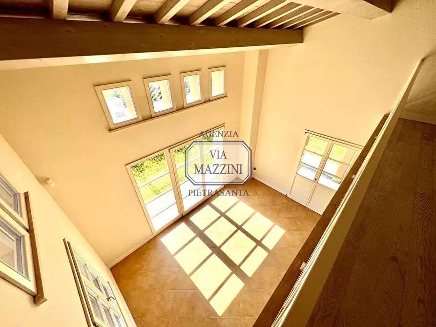 Immagine 14 di Villa in vendita  a Pietrasanta