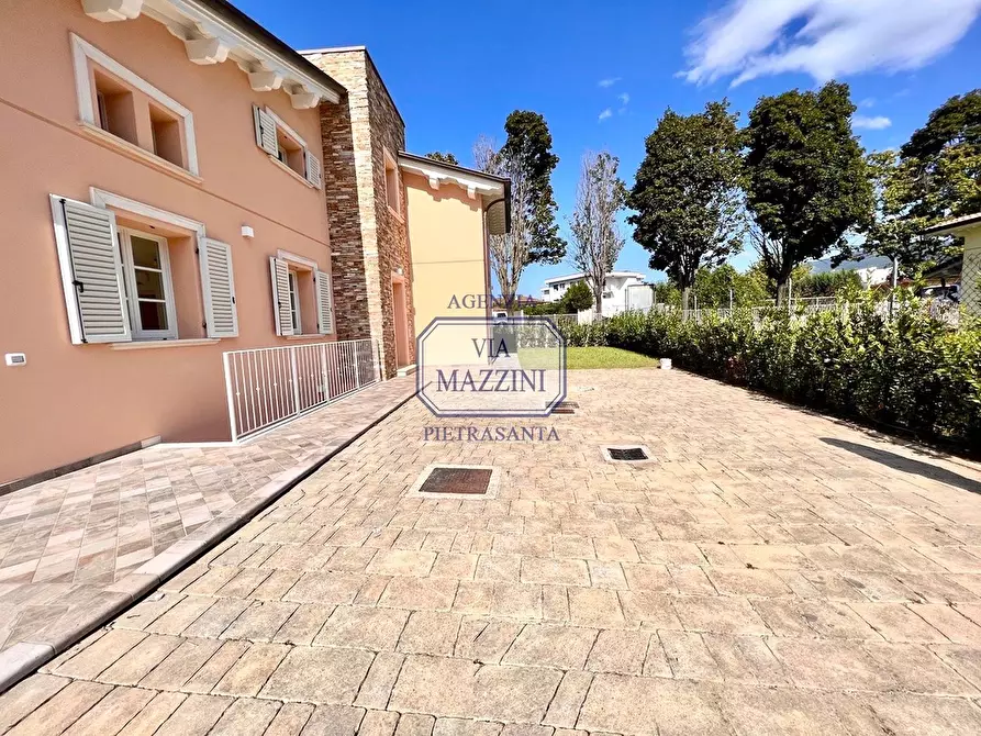 Immagine 35 di Villa in vendita  a Pietrasanta