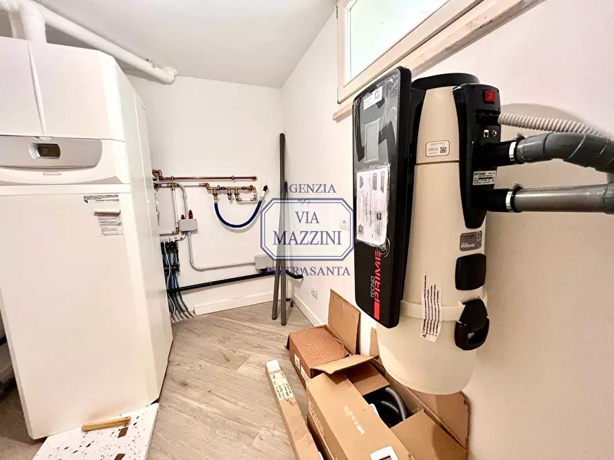 Immagine 27 di Villa in vendita  a Pietrasanta