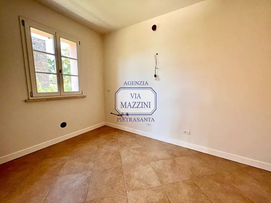 Immagine 6 di Villa in vendita  a Pietrasanta