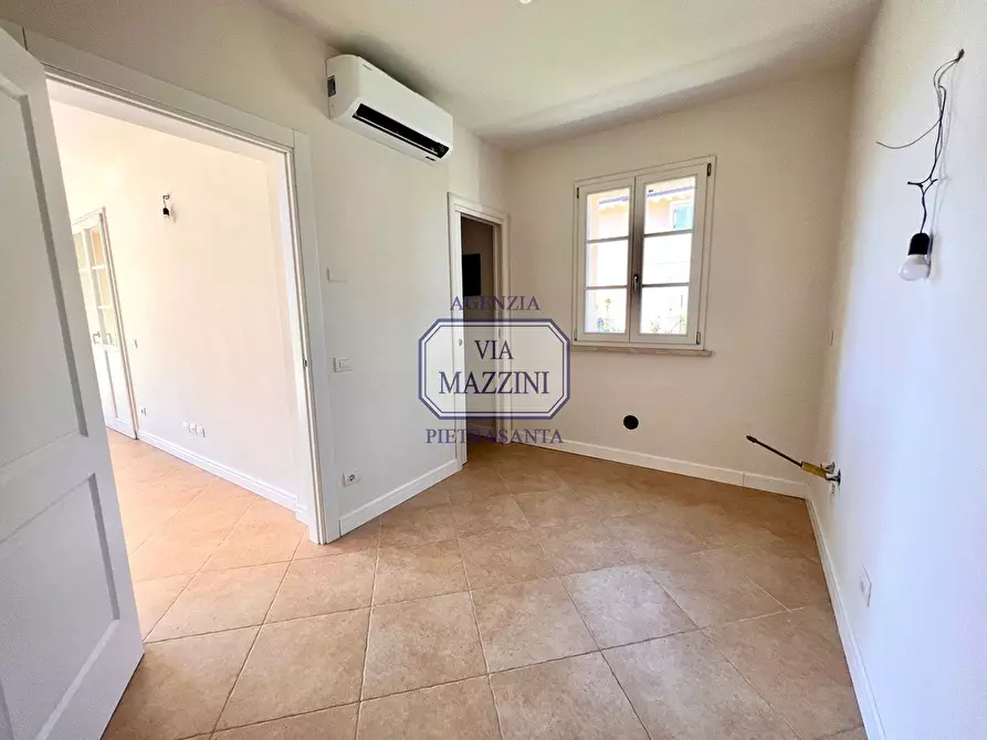 Immagine 7 di Villa in vendita  a Pietrasanta