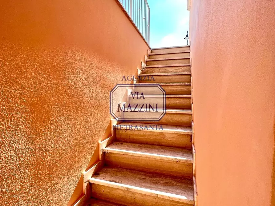 Immagine 38 di Villa in vendita  a Pietrasanta