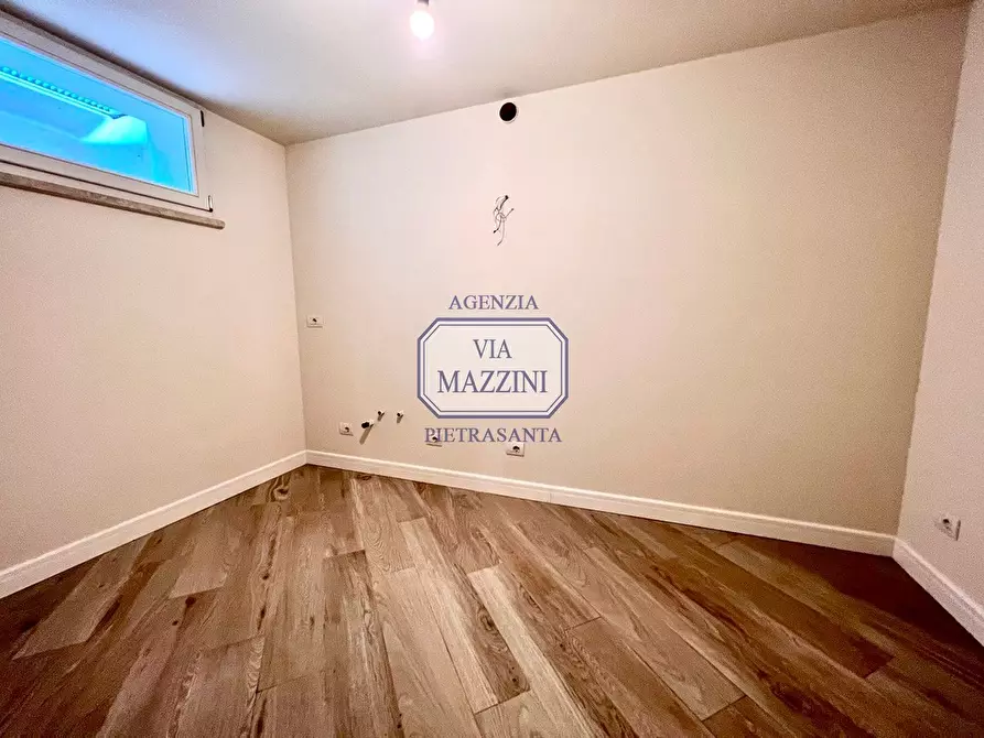 Immagine 22 di Villa in vendita  a Pietrasanta