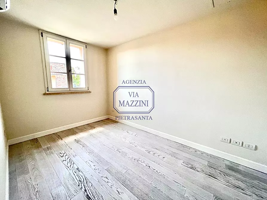 Immagine 15 di Villa in vendita  a Pietrasanta