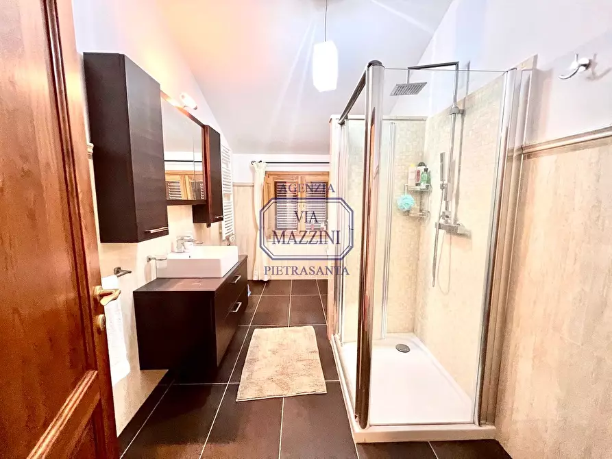 Immagine 23 di Villa in vendita  a Pietrasanta