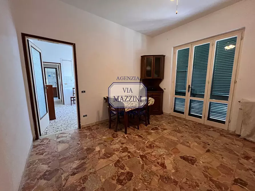 Immagine 11 di Casa indipendente in vendita  a Seravezza