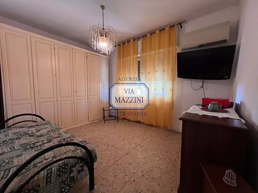 Immagine 12 di Casa indipendente in vendita  a Seravezza