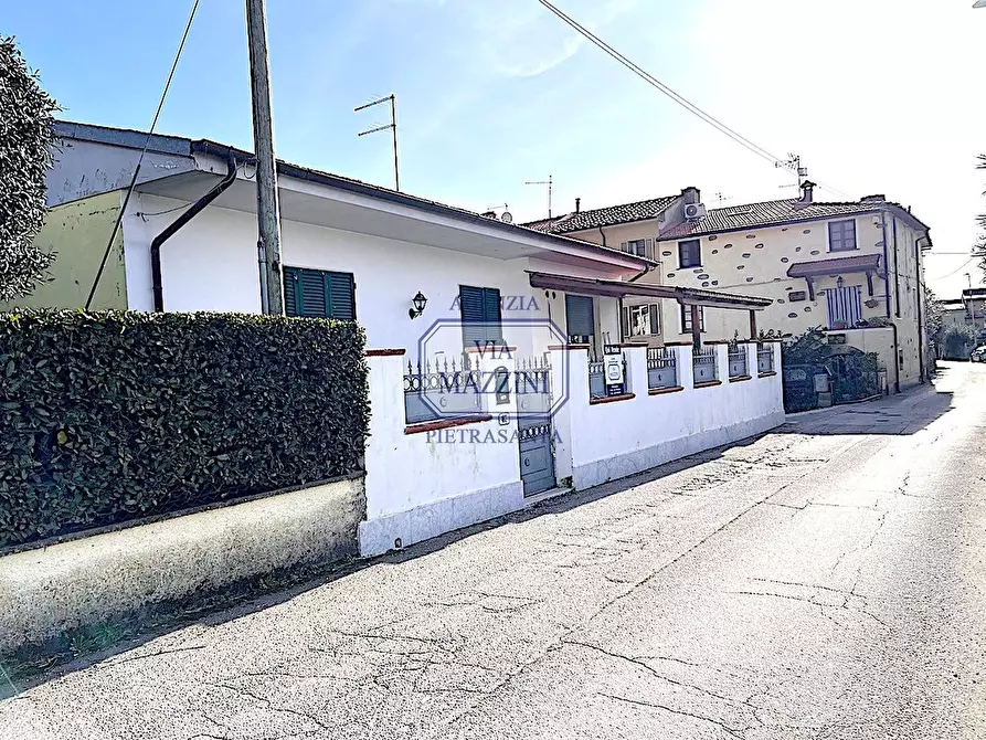 Immagine 2 di Casa indipendente in vendita  a Seravezza