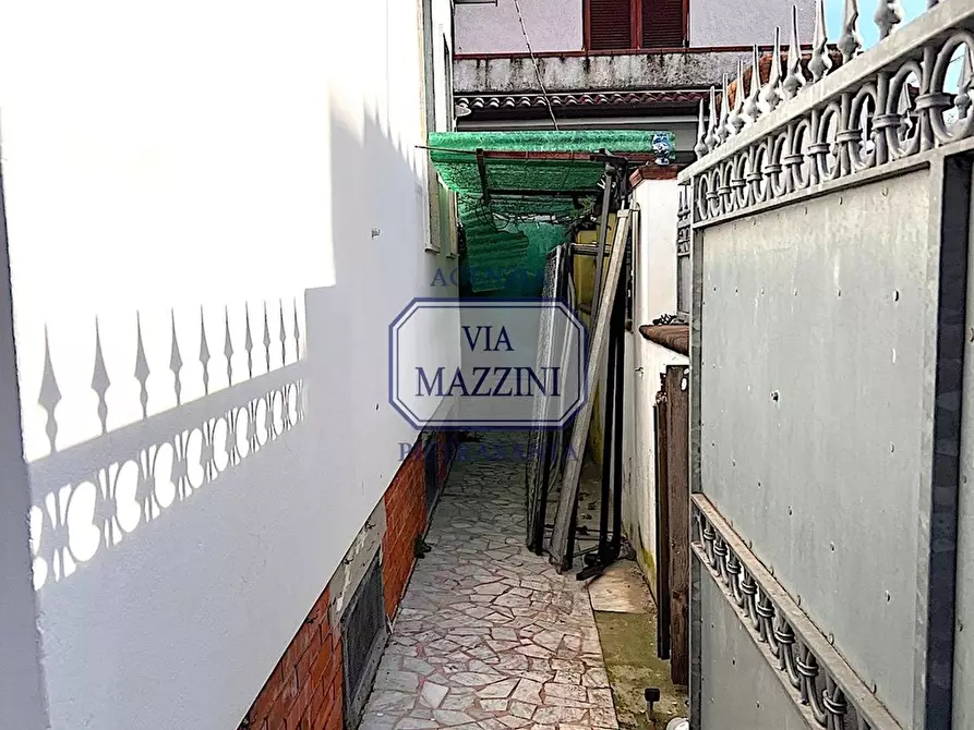 Immagine 6 di Casa indipendente in vendita  a Seravezza