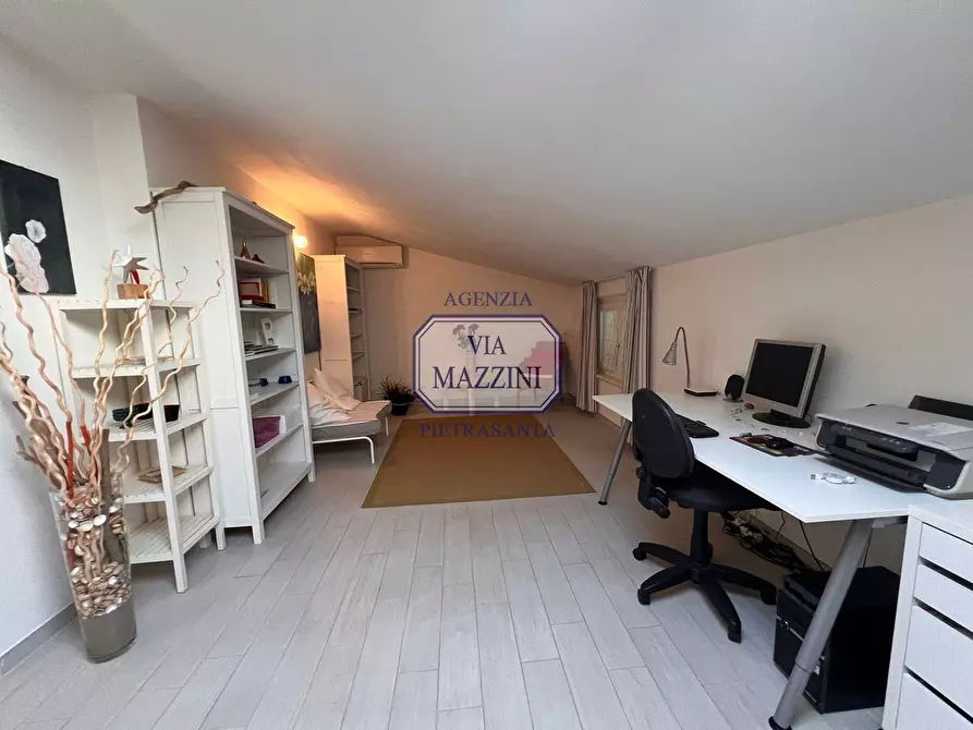 Immagine 28 di Villetta a schiera in vendita  a Pietrasanta