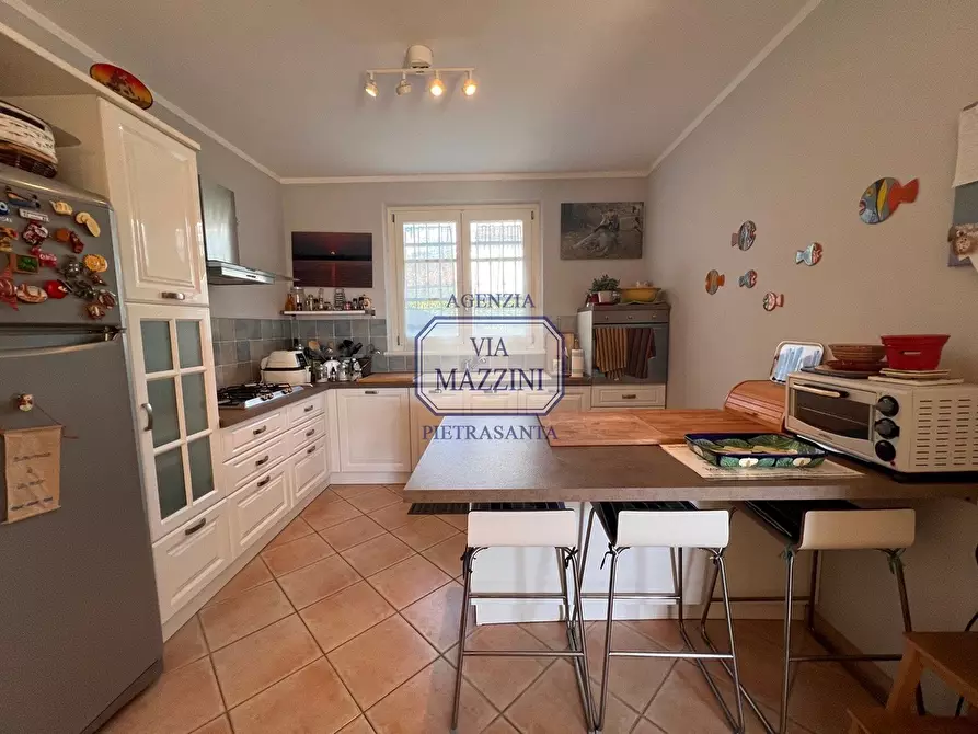 Immagine 12 di Villetta a schiera in vendita  a Pietrasanta