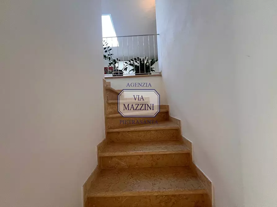 Immagine 37 di Villetta a schiera in vendita  a Pietrasanta
