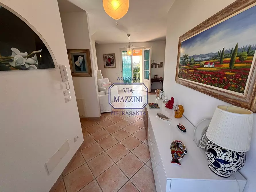 Immagine 7 di Villetta a schiera in vendita  a Pietrasanta