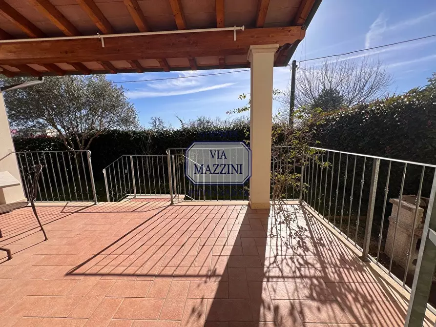 Immagine 21 di Villetta a schiera in vendita  a Pietrasanta