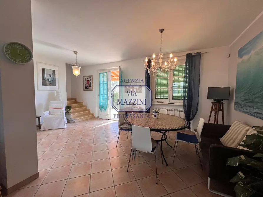 Immagine 10 di Villetta a schiera in vendita  a Pietrasanta