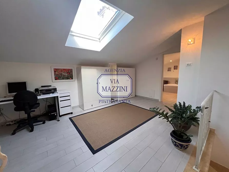 Immagine 27 di Villetta a schiera in vendita  a Pietrasanta