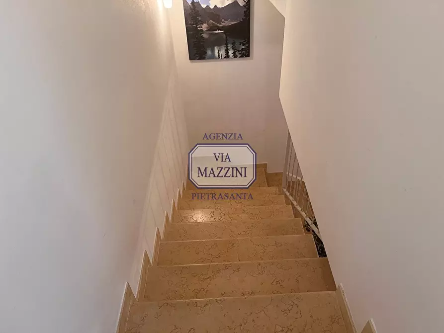 Immagine 40 di Villetta a schiera in vendita  a Pietrasanta