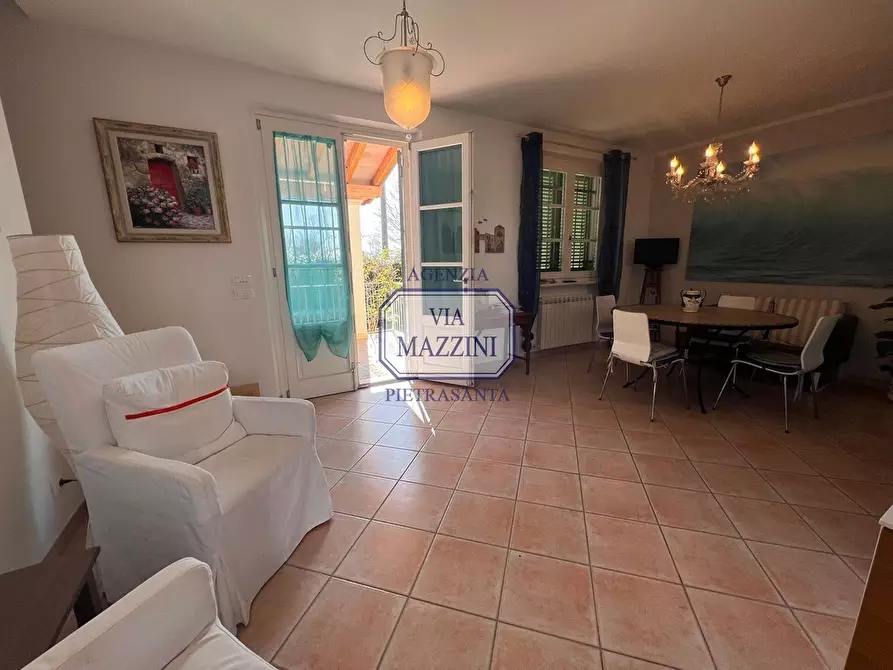 Immagine 8 di Villetta a schiera in vendita  a Pietrasanta