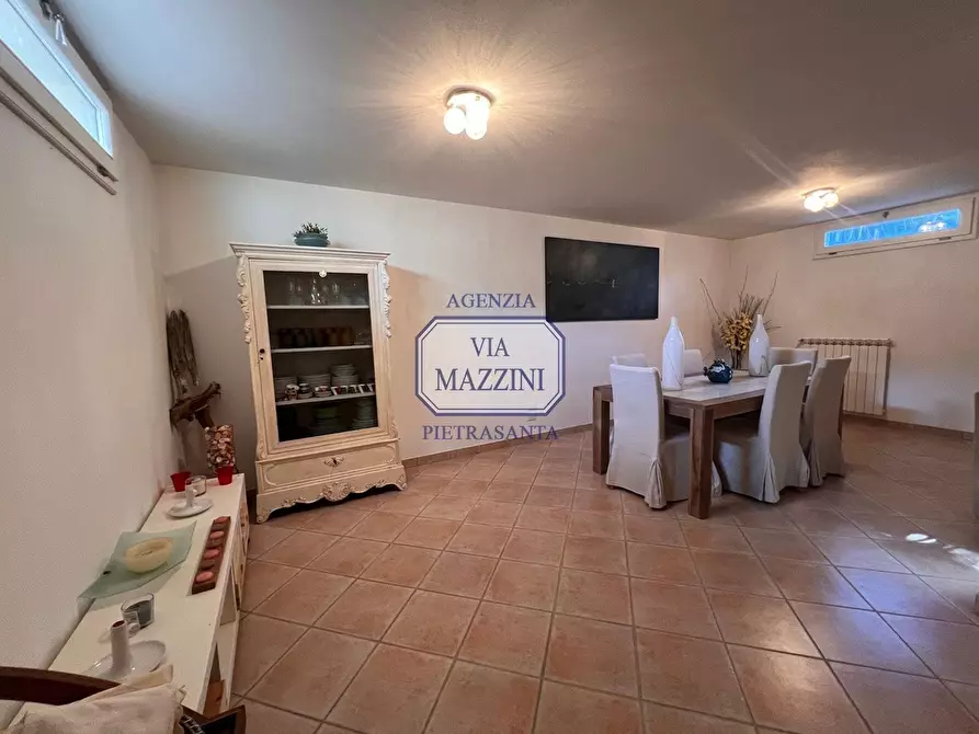 Immagine 32 di Villetta a schiera in vendita  a Pietrasanta