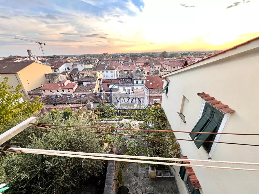 Immagine 18 di Appartamento in vendita  a Pietrasanta