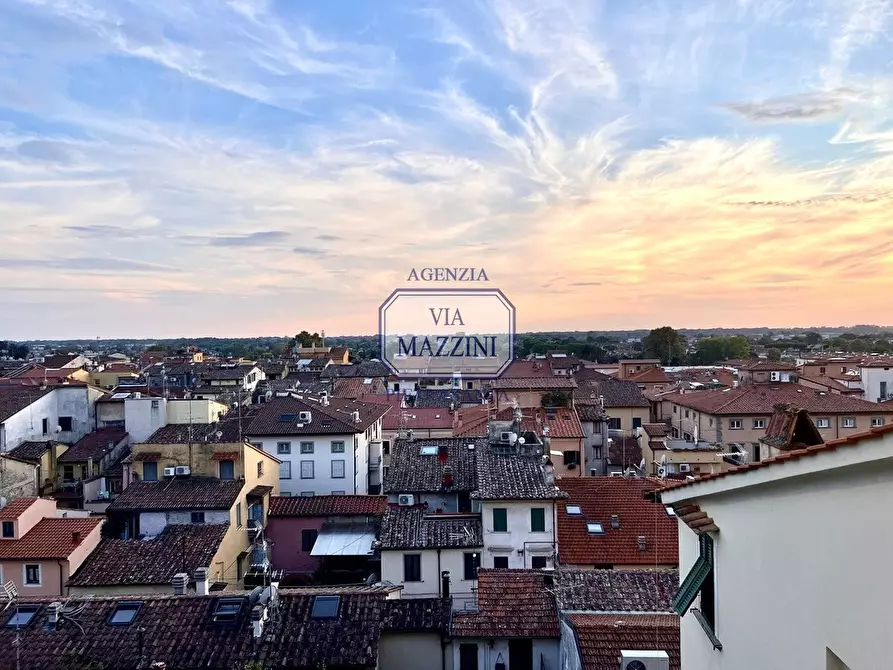 Immagine 20 di Appartamento in vendita  a Pietrasanta