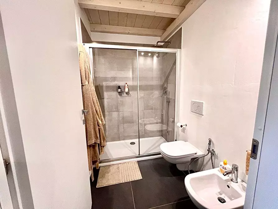 Immagine 19 di Appartamento in vendita  a Pietrasanta