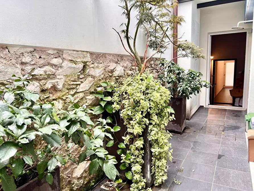 Immagine 10 di Appartamento in vendita  a Pietrasanta