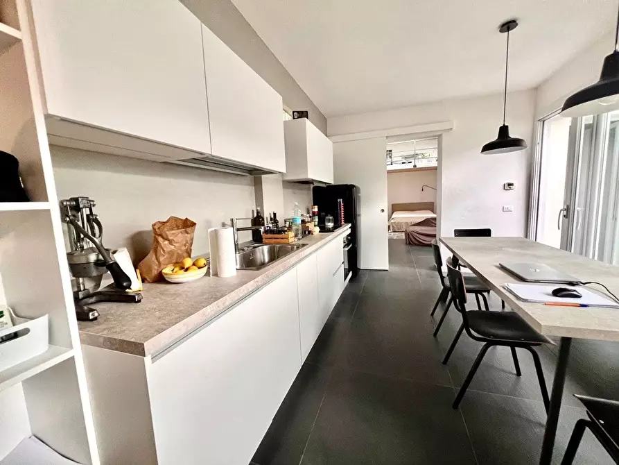 Immagine 2 di Appartamento in vendita  a Pietrasanta