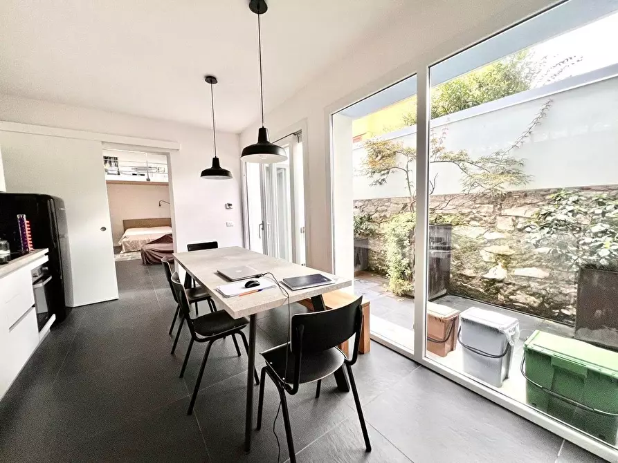 Immagine 1 di Appartamento in vendita  a Pietrasanta