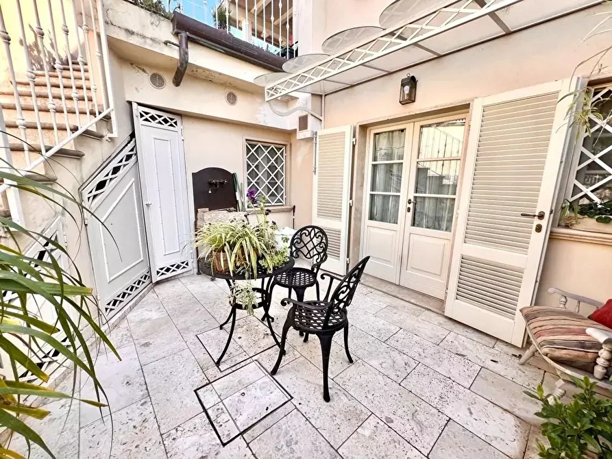 Immagine 13 di Villetta a schiera in vendita  a Pietrasanta