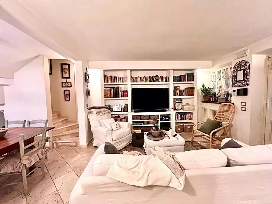 Immagine 3 di Villetta a schiera in vendita  a Pietrasanta