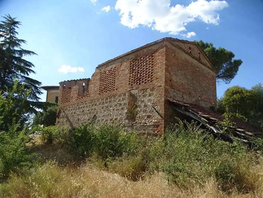 Immagine 4 di Deposito in vendita  a Gambassi Terme