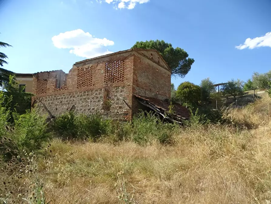 Immagine 8 di Deposito in vendita  a Gambassi Terme