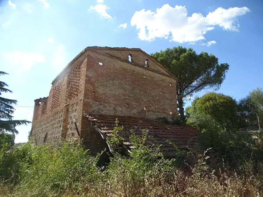 Immagine 6 di Deposito in vendita  a Gambassi Terme