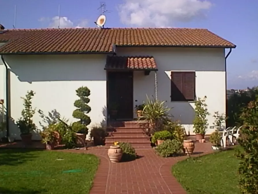 Immagine 3 di Villa in vendita  a San Miniato