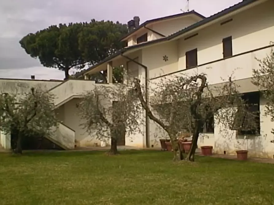 Immagine 1 di Villa in vendita  a San Miniato