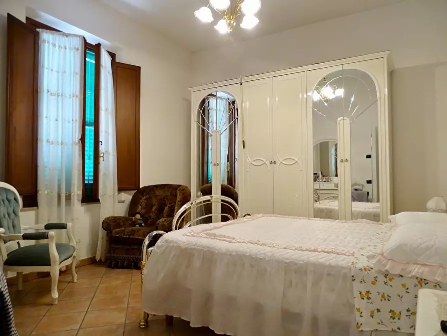 Immagine 10 di Villa in vendita  a San Miniato