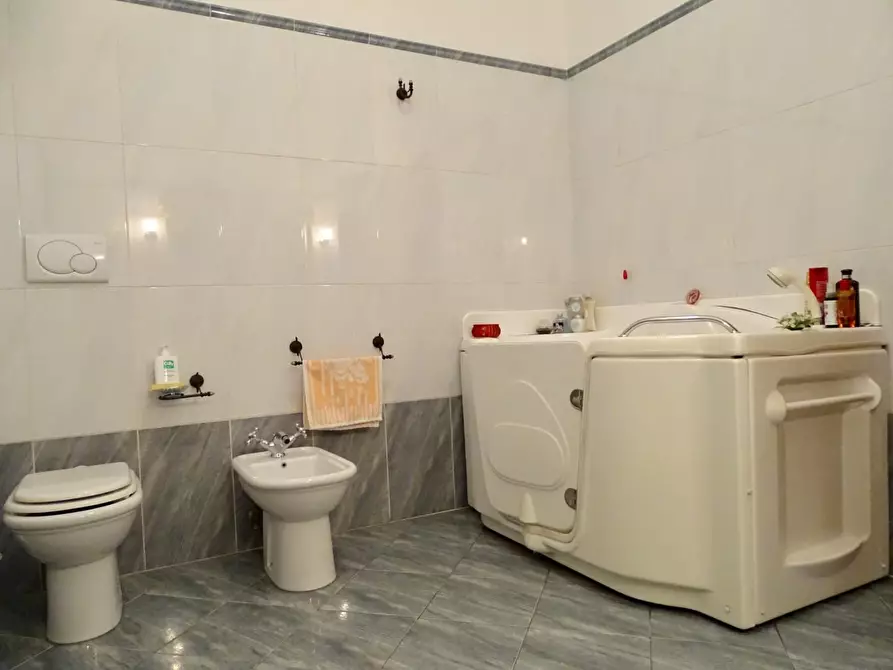 Immagine 12 di Villa in vendita  a San Miniato